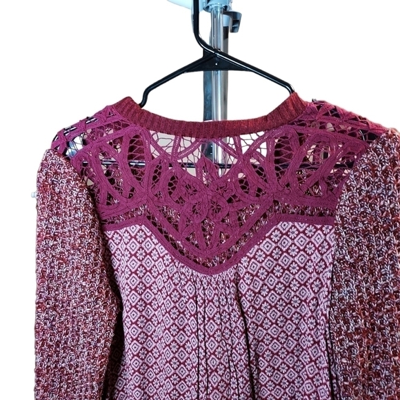 Miss Me small crochet shoulder dark red(wine) sweater - Picture 3 of 16